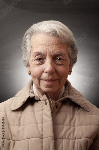 Photo: ritratto di nonna ritratto di nonna