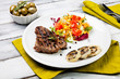 tagliata di carne con contorno
