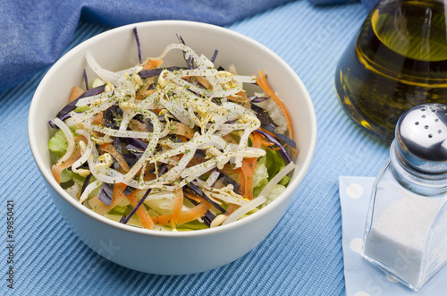 Photo: ensalada de lechuga lombarda zanahoria y brotes de soja ensalada de lechuga lombarda zanahoria y brotes de soja