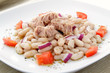 insalata di tonno con pomodori e fagioli