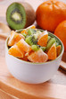 macedonia di mandarino e kiwi - uno macedonia di mandarino e kiwi - uno