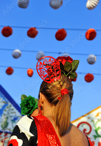 Photo: Mujer con peineta en la Feria Mujer con peineta en la Feria