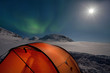 Zelt, Mond und Nordlichter