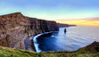 Foto: Panoramic view of Cliffs of Moher at sunset in Ireland. Panoramic view of Cliffs of Moher at sunset in Ireland.