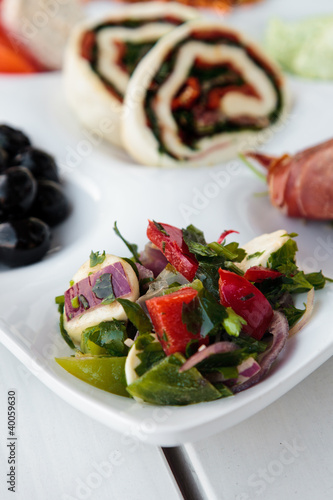 Foto: Salat mit Mozzarella Salat mit Mozzarella