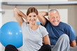 Sportgruppe im Fitnesscenter