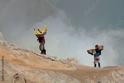 Photo: Mineur à Kawah Ijen Mineur à Kawah Ijen
