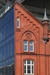 ein Gebäude - alt und modern ein Gebäude - alt und modern