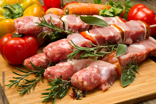 Foto: spiedini di carne con verdure spiedini di carne con verdure
