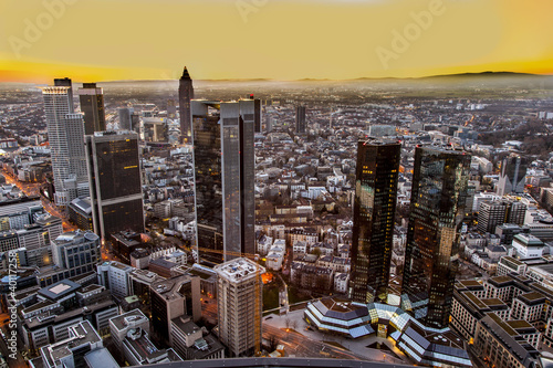 Foto: Frankfurt am Main at dusk Frankfurt am Main at dusk