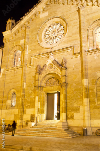 Foto: Teilansicht der Allerheiligen-Hofkirche in München bei Nacht Teilansicht der Allerheiligen-Hofkirche in München bei Nacht