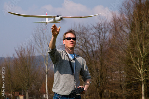 Photo: Modellflieger beim Start Modellflieger beim Start
