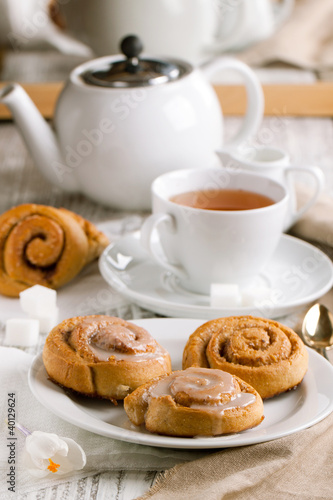 Photo: Breakfast with cinnamon bun Breakfast with cinnamon bun