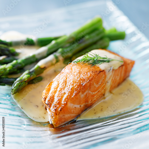 Photo: Salmon fillet with asparagus and yellow sauce Salmon fillet with asparagus and yellow sauce