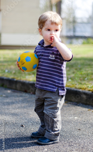 Photo: Enfant au ballon Enfant au ballon