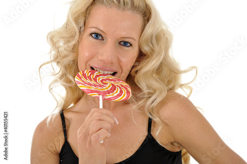 Foto: Junge Frau mit Lolli Junge Frau mit Lolli