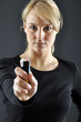 Junge Frau mit Pfefferspray