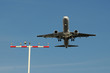 Flugzeug kurz vor der Landung