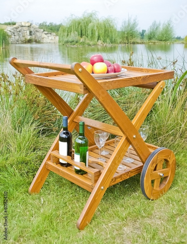 Foto: The garden table The garden table