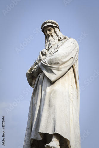 Foto: statua di leonardo, milano statua di leonardo, milano