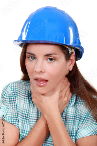 Foto: craftswoman choking herself craftswoman choking herself