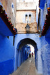 rue dans l'ancien médina  de Chefchaouen au maroc