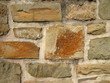 Mauer aus Naturstein in einem Haus der Fünfziger Jahre