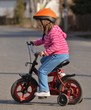enfant avec vélo