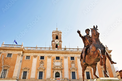 Photo: Roma, Piazza del Campidoglio - Statua Marco Aurelio Roma, Piazza del Campidoglio - Statua Marco Aurelio