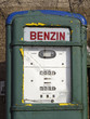 Alte deutsche Benzin-Zapfsäule - Old german Petrol station