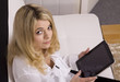Junge Frau mit Tablet
