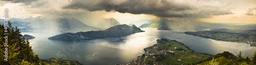 Photo: Regenschauer über Vierwaldstätter See Regenschauer über Vierwaldstätter See