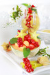 Photo en ligne au meilleur prix Fresh fruits served in melon bowl
