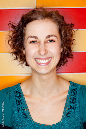 Photo: Junge grinsende Frau Junge grinsende Frau