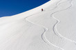 Skifahrer im Tiefschnee