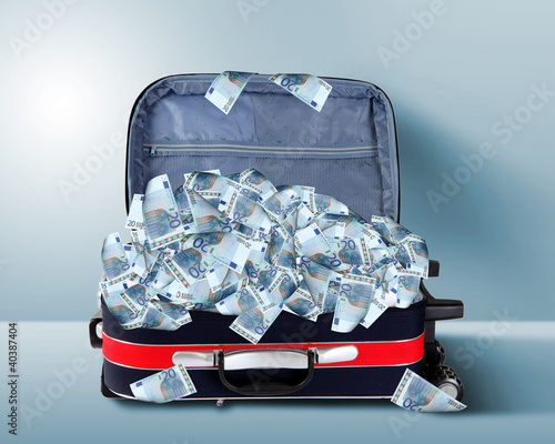 Photo: Suitcase full of banknotes Suitcase full of banknotes
