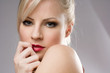 Foto: Gorgeous young blond woman. Gorgeous young blond woman.
