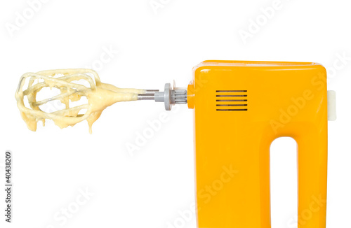 Foto: food mixer with cake mixture, isolated food mixer with cake mixture, isolated