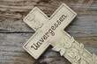Kreuz auf altem Holz