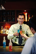 Foto: Businessmen proposing a toast. Businessmen proposing a toast.