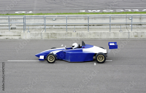Photo: Side profile of a formula one racing car Side profile of a formula one racing car