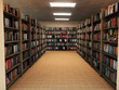 Ilustração: bookshelf in library bookshelf in library