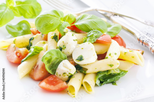 Foto: Pasta Caprese Salat Pasta Caprese Salat