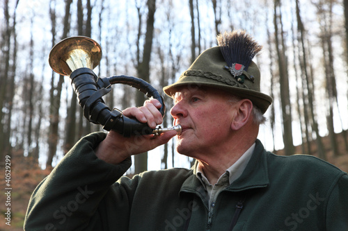 Foto: Jäger mit Jagdhorn Jäger mit Jagdhorn