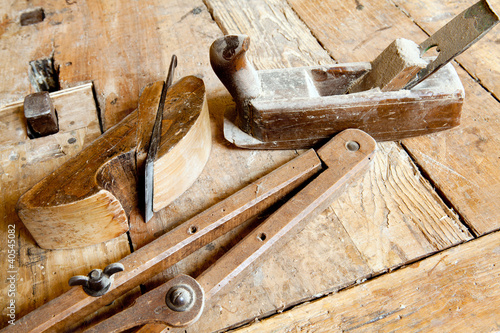 Photo: antichi utensili da falegname antichi utensili da falegname