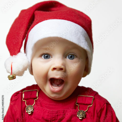 Photo: Erschrockenes Baby zu Weihnachten Erschrockenes Baby zu Weihnachten