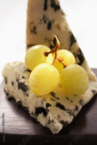 Photo: Roquefort with green grapes Roquefort with green grapes