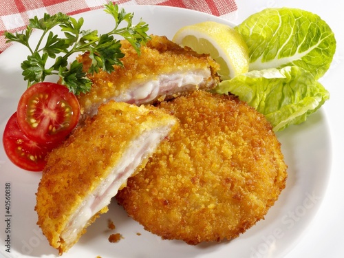 Photo: Cordon bleu (stuffed breaded escalope) Cordon bleu (stuffed breaded escalope)