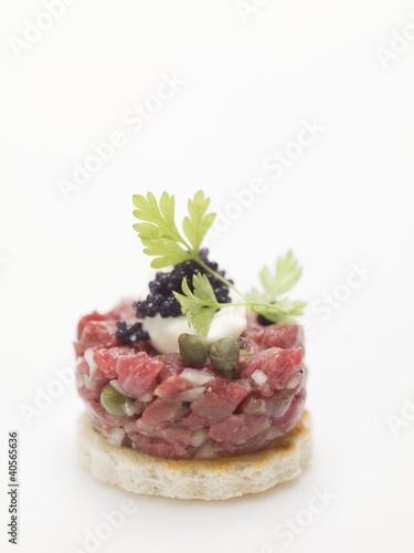 Foto: Tuna canapé with caviar Tuna canapé with caviar