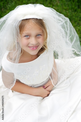 Photo: Her Mom's Dress Her Mom's Dress